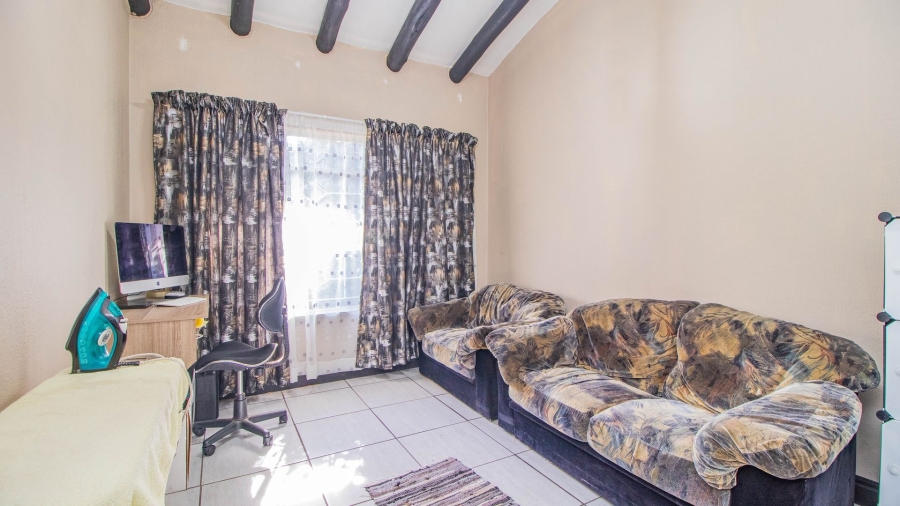 3 Bedroom Property for Sale in Glen Marais Gauteng
