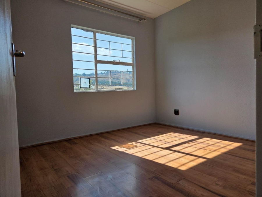 2 Bedroom Property for Sale in Linmeyer Gauteng