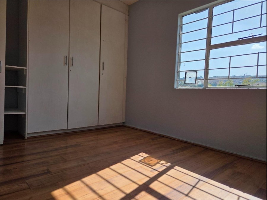 2 Bedroom Property for Sale in Linmeyer Gauteng