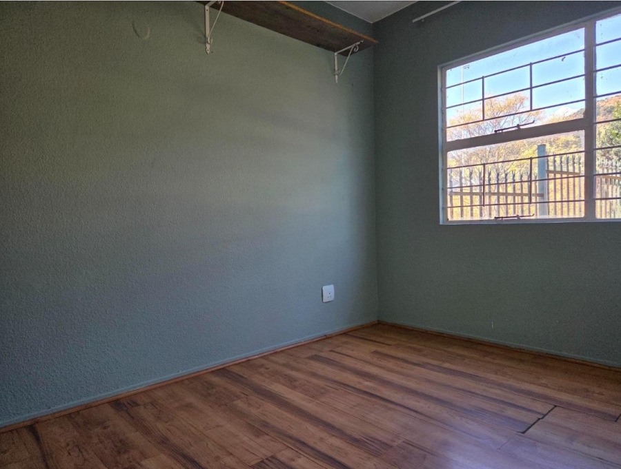 2 Bedroom Property for Sale in Linmeyer Gauteng