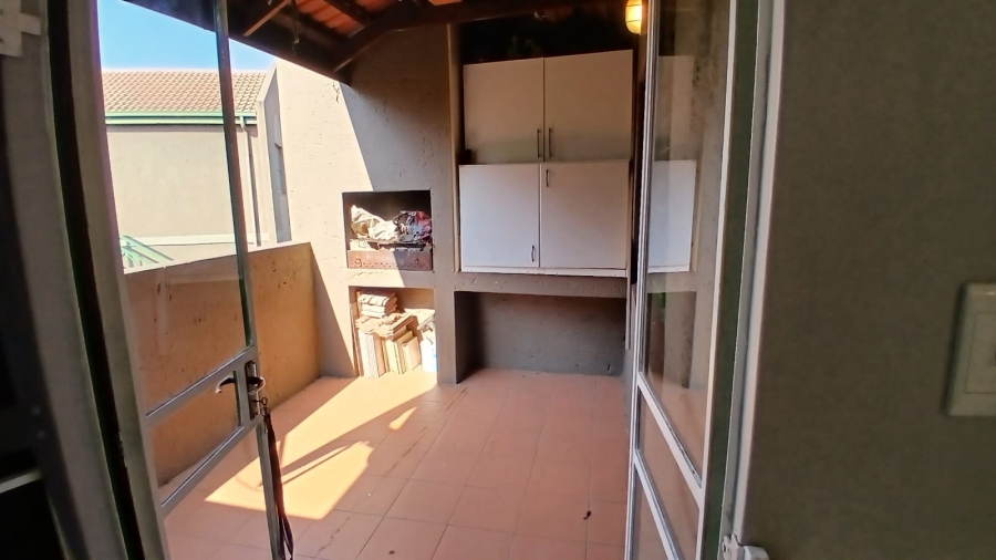 3 Bedroom Property for Sale in Wierda Park Gauteng