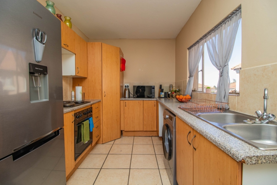 2 Bedroom Property for Sale in Glen Marais Gauteng