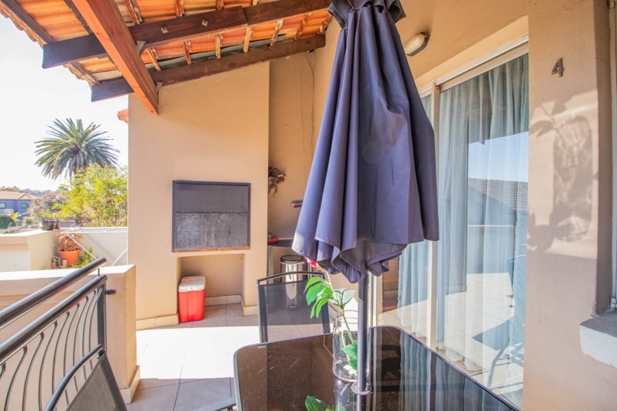 2 Bedroom Property for Sale in Glen Marais Gauteng