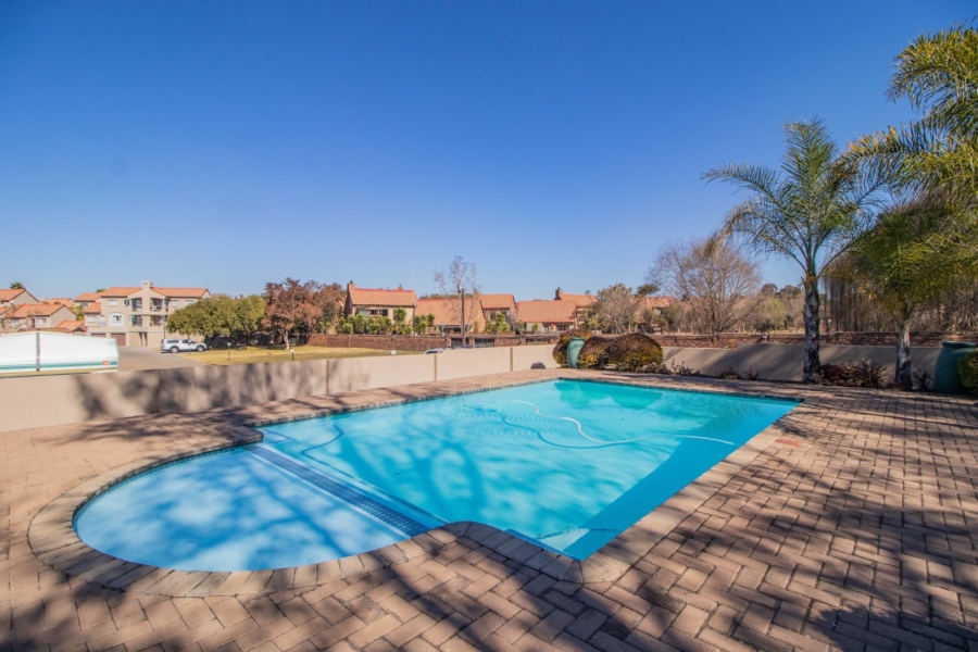 2 Bedroom Property for Sale in Glen Marais Gauteng
