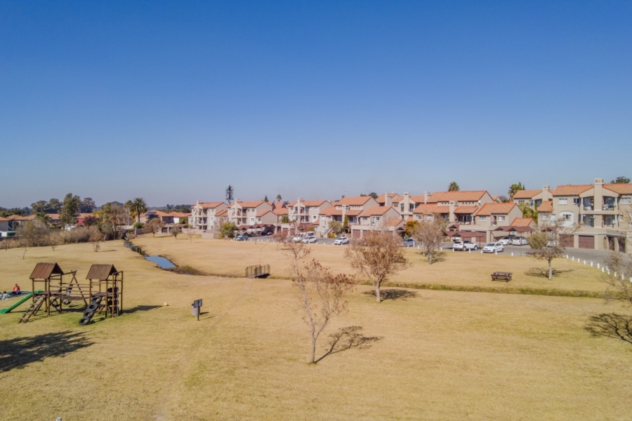 2 Bedroom Property for Sale in Glen Marais Gauteng