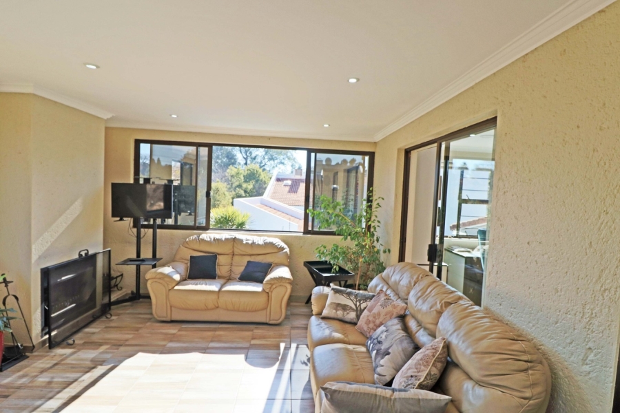 3 Bedroom Property for Sale in Bryanston Gauteng