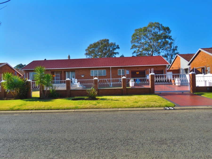 4 Bedroom Property for Sale in Winchester Hills Gauteng