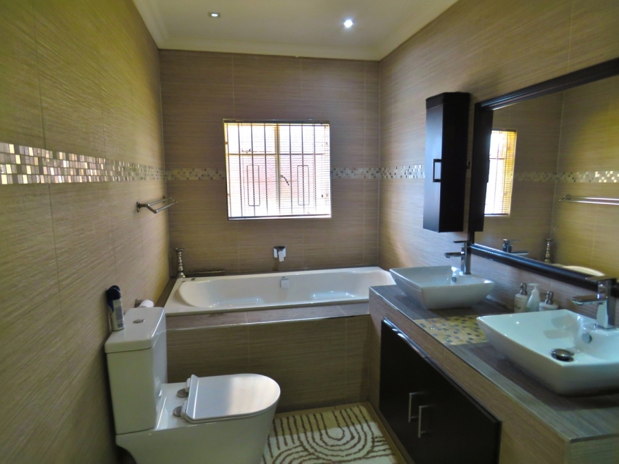 4 Bedroom Property for Sale in Winchester Hills Gauteng
