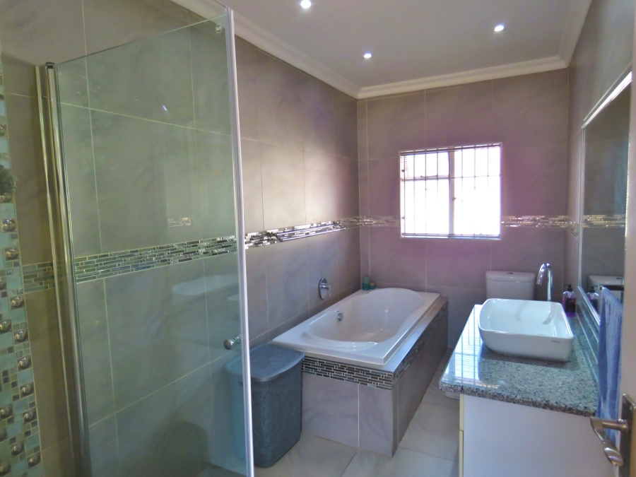 4 Bedroom Property for Sale in Winchester Hills Gauteng