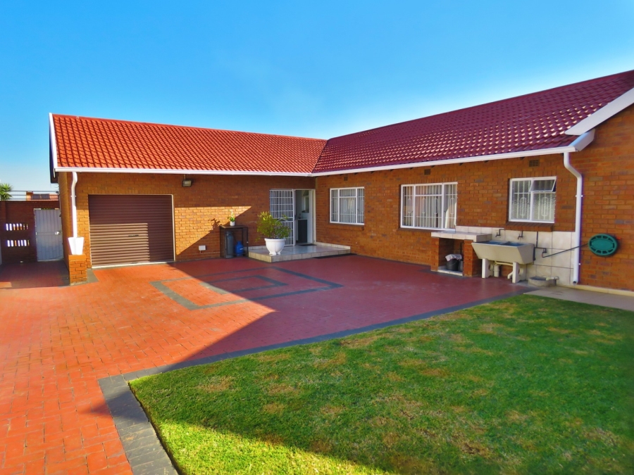 4 Bedroom Property for Sale in Winchester Hills Gauteng