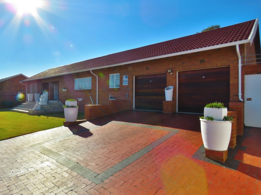 4 Bedroom Property for Sale in Winchester Hills Gauteng