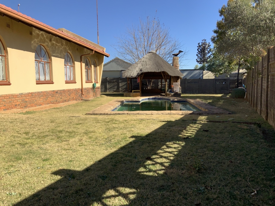 3 Bedroom Property for Sale in Glen Marais Gauteng