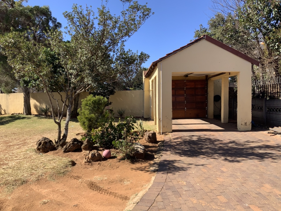 3 Bedroom Property for Sale in Glen Marais Gauteng