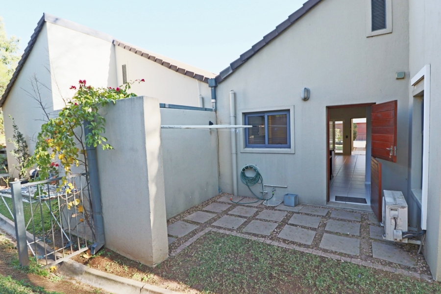 2 Bedroom Property for Sale in Bryanston Gauteng