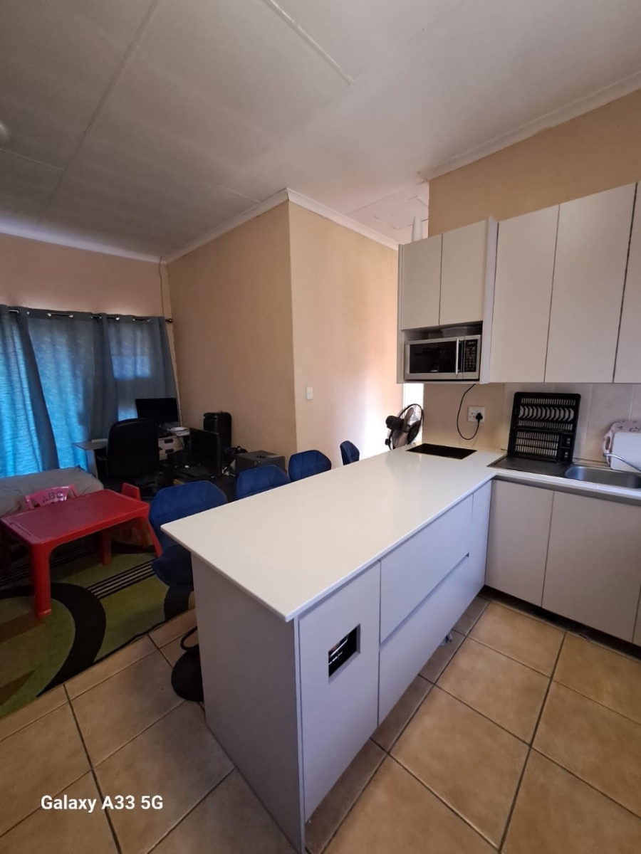 To Let 2 Bedroom Property for Rent in Laser Park Gauteng