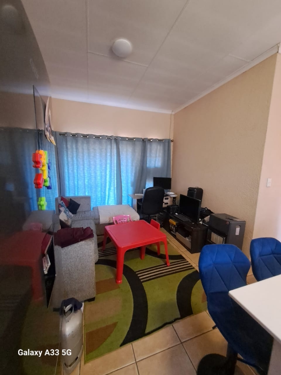 To Let 2 Bedroom Property for Rent in Laser Park Gauteng