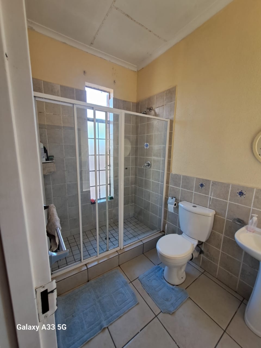 To Let 2 Bedroom Property for Rent in Laser Park Gauteng