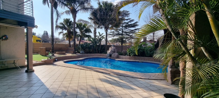 4 Bedroom Property for Sale in Lambton Gardens Gauteng