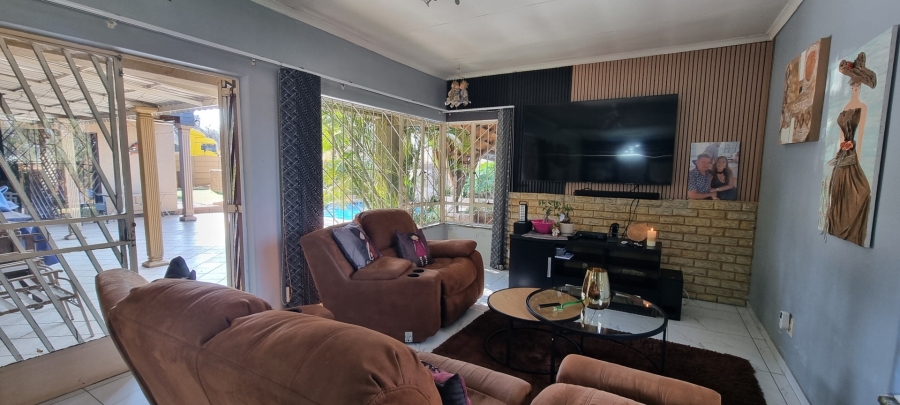 4 Bedroom Property for Sale in Lambton Gardens Gauteng