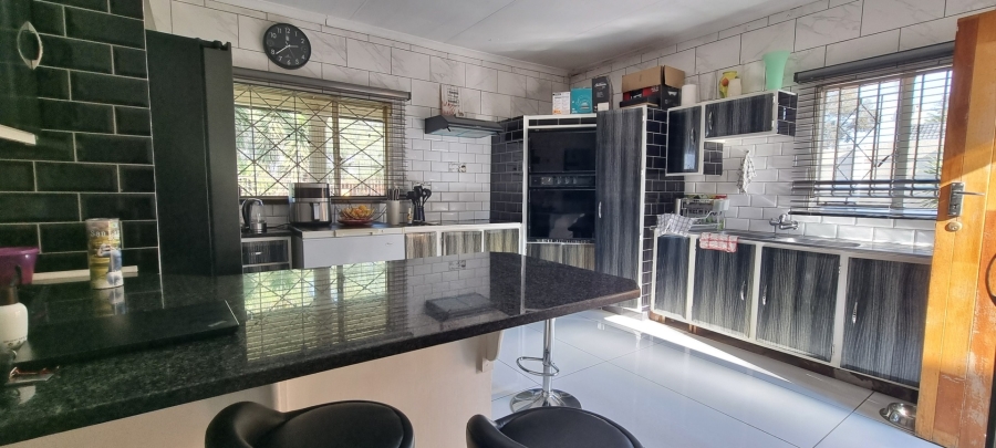 4 Bedroom Property for Sale in Lambton Gardens Gauteng