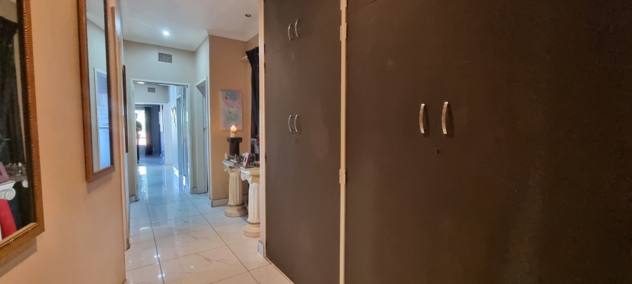 4 Bedroom Property for Sale in Lambton Gardens Gauteng