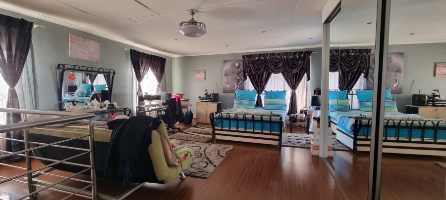 4 Bedroom Property for Sale in Lambton Gardens Gauteng