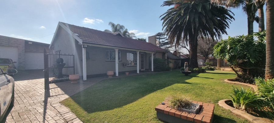 4 Bedroom Property for Sale in Lambton Gardens Gauteng