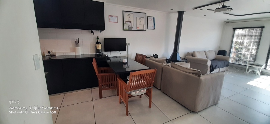 2 Bedroom Property for Sale in Albertsdal Gauteng