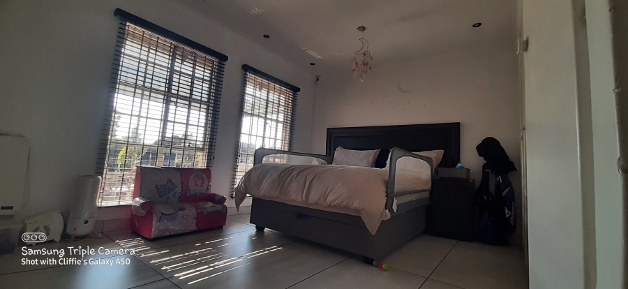 2 Bedroom Property for Sale in Albertsdal Gauteng