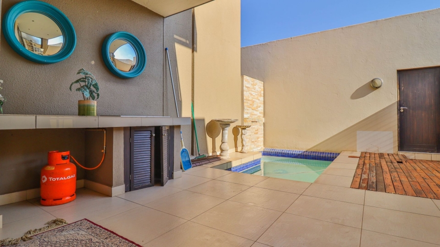 2 Bedroom Property for Sale in Parkmore Gauteng