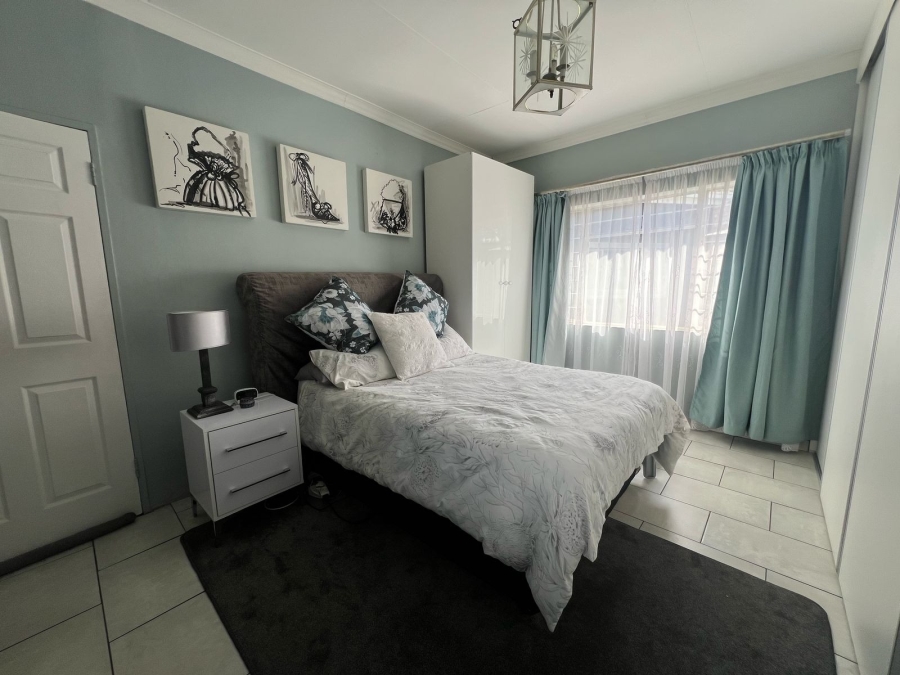 3 Bedroom Property for Sale in Glen Marais Gauteng