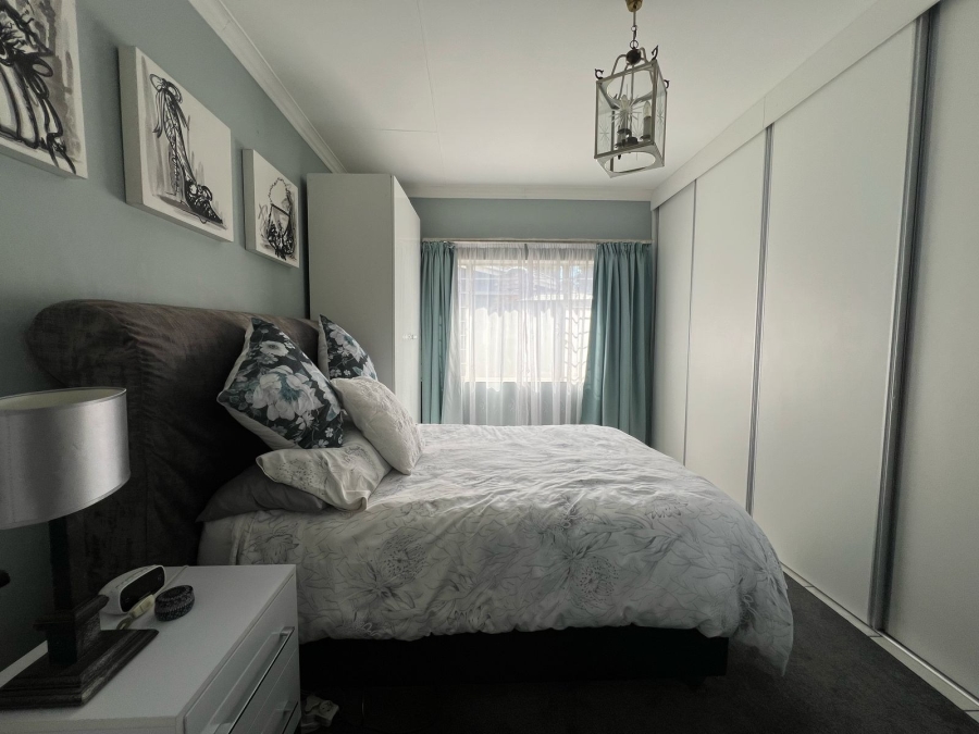 3 Bedroom Property for Sale in Glen Marais Gauteng
