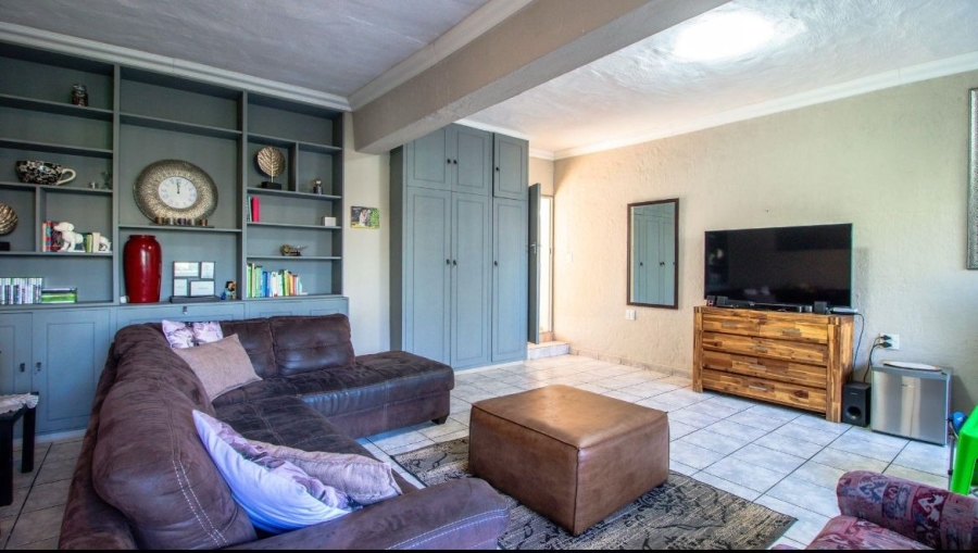 3 Bedroom Property for Sale in Glen Marais Gauteng