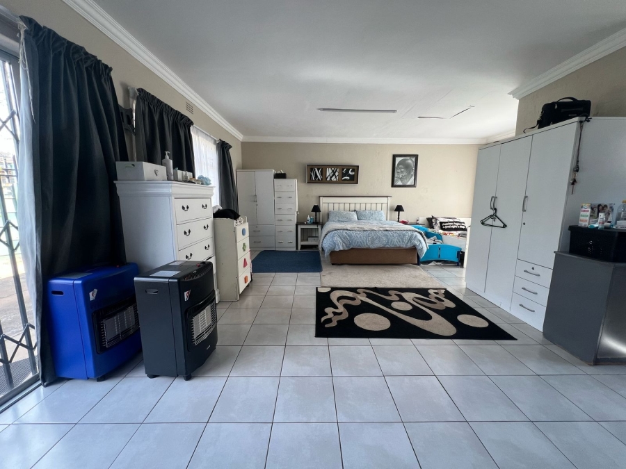 3 Bedroom Property for Sale in Glen Marais Gauteng