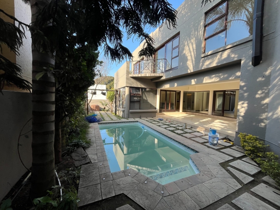 To Let 4 Bedroom Property for Rent in Sandown Gauteng