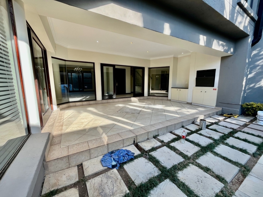 To Let 4 Bedroom Property for Rent in Sandown Gauteng