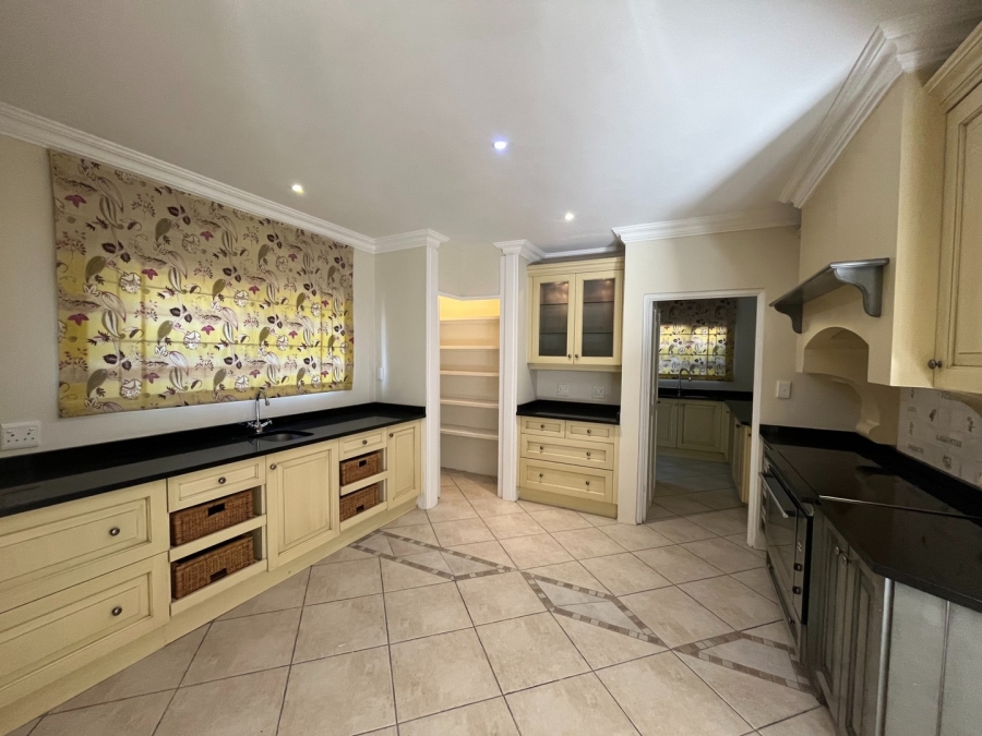 To Let 4 Bedroom Property for Rent in Sandown Gauteng