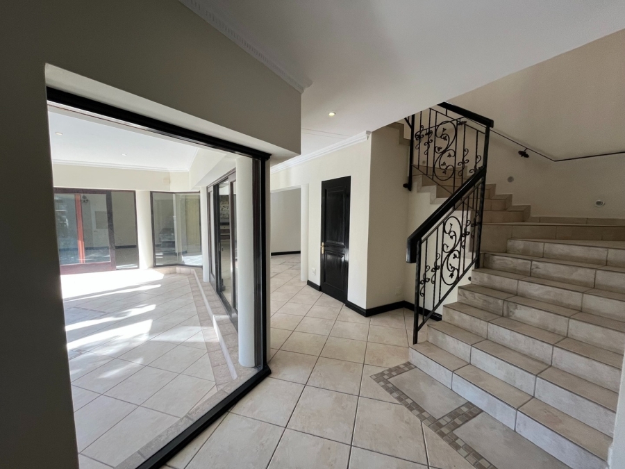 To Let 4 Bedroom Property for Rent in Sandown Gauteng