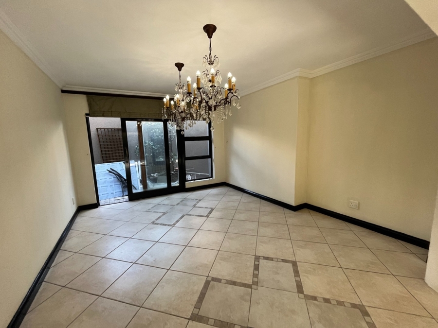 To Let 4 Bedroom Property for Rent in Sandown Gauteng