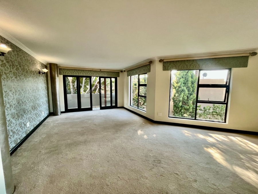 To Let 4 Bedroom Property for Rent in Sandown Gauteng