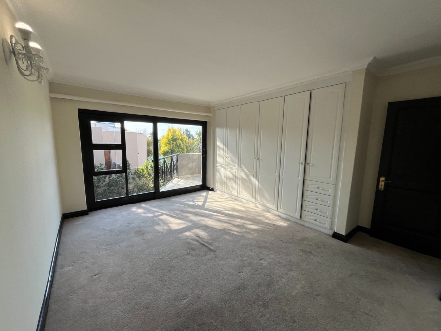 To Let 4 Bedroom Property for Rent in Sandown Gauteng