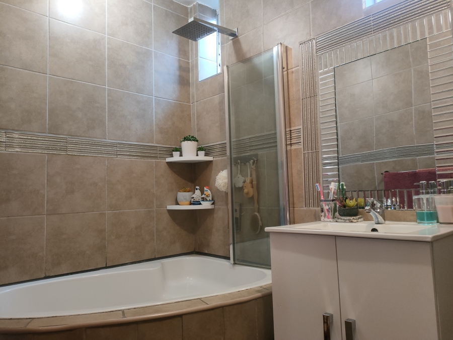 3 Bedroom Property for Sale in Silverton Gauteng