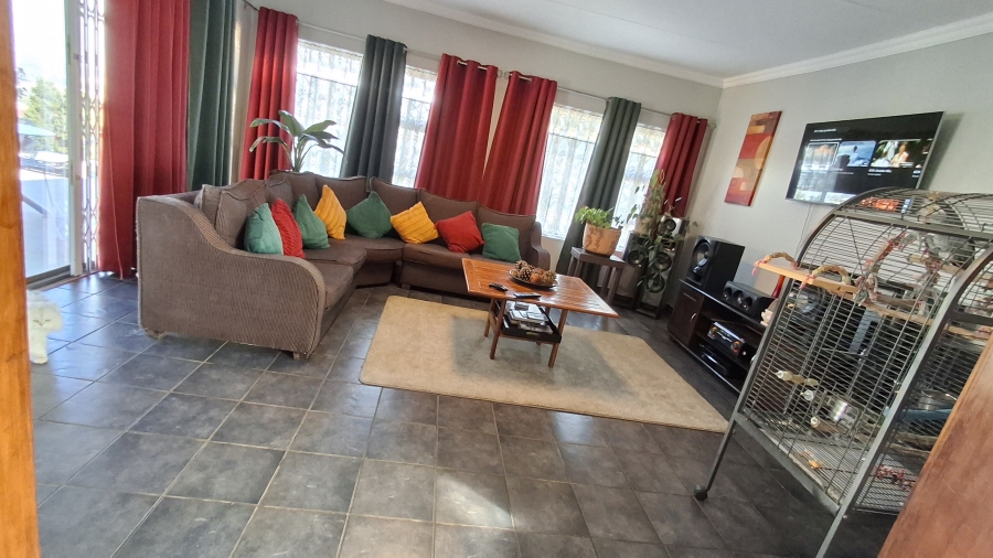4 Bedroom Property for Sale in Mountain View Gauteng