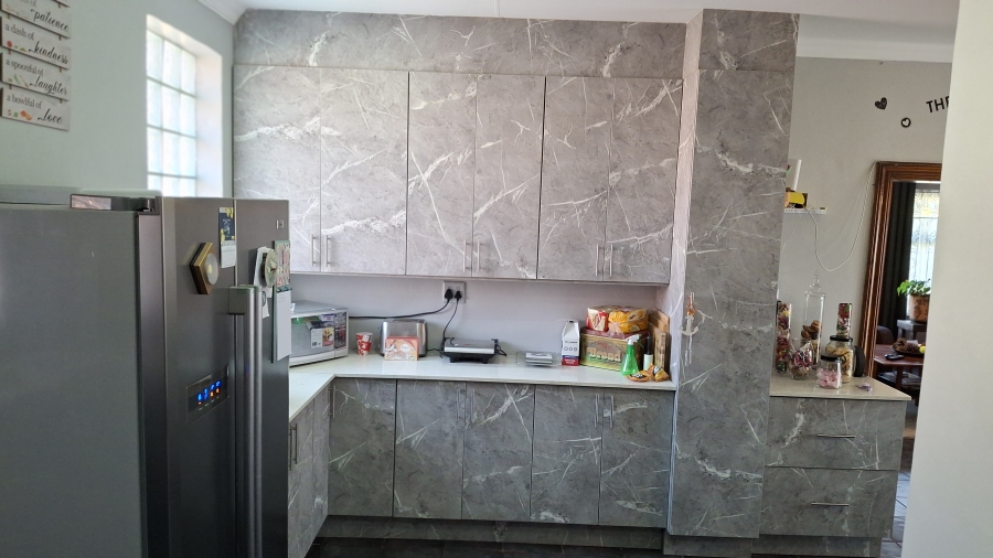 4 Bedroom Property for Sale in Mountain View Gauteng