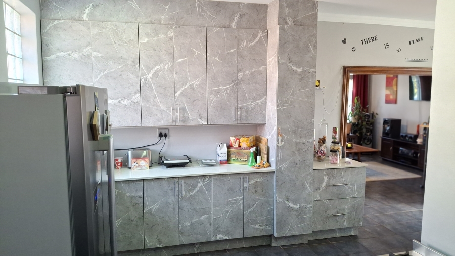 4 Bedroom Property for Sale in Mountain View Gauteng