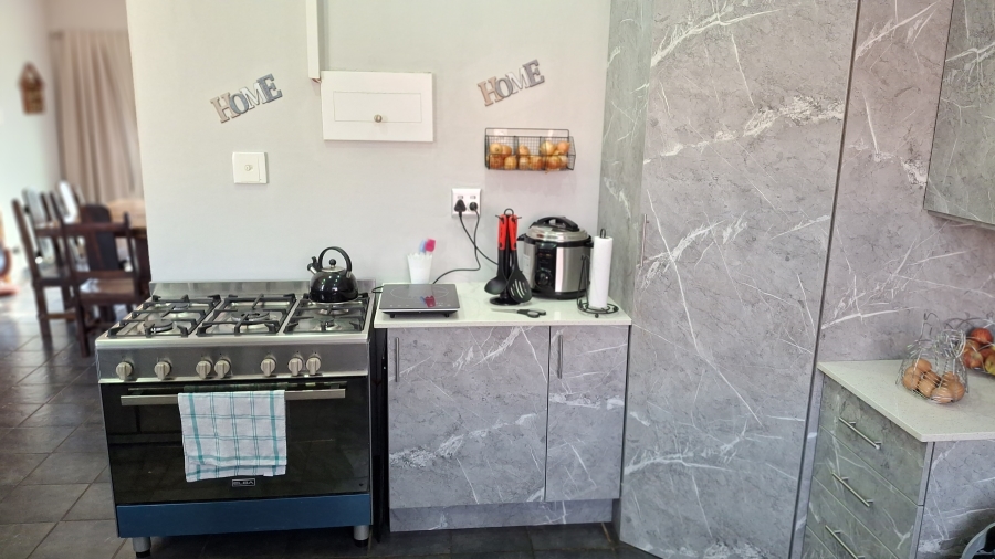 4 Bedroom Property for Sale in Mountain View Gauteng