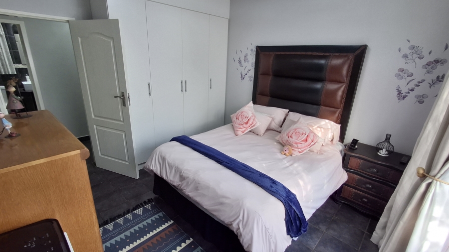 4 Bedroom Property for Sale in Mountain View Gauteng