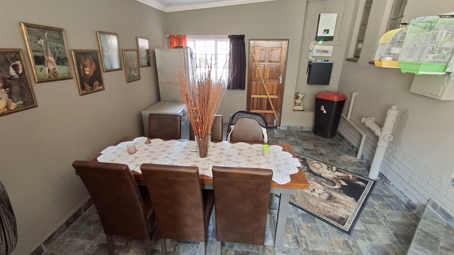 4 Bedroom Property for Sale in Mountain View Gauteng