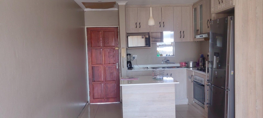 2 Bedroom Property for Sale in Ridgeway Gauteng