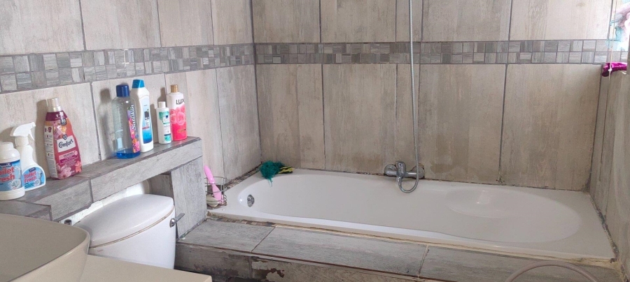 2 Bedroom Property for Sale in Ridgeway Gauteng